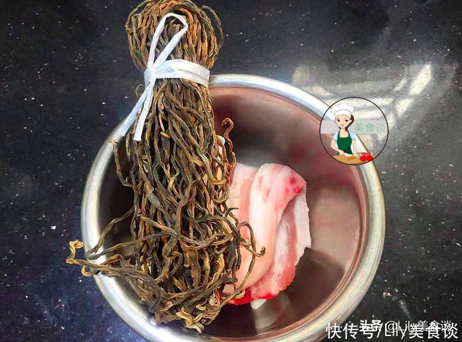 豇豆|夏天这蔬菜多买点，晒干囤起来，泡一泡，切段焖五花肉，越嚼越香