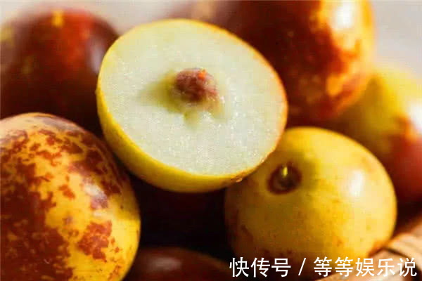 枇杷|湿气重的人注意,多吃3种水果,排出老湿毒,赶跑大肚腩