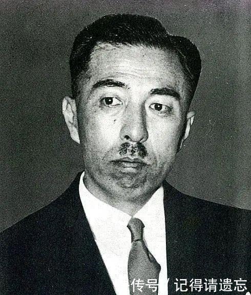 日本|日本投降前一天，日本皇宫发生了这样的一幕