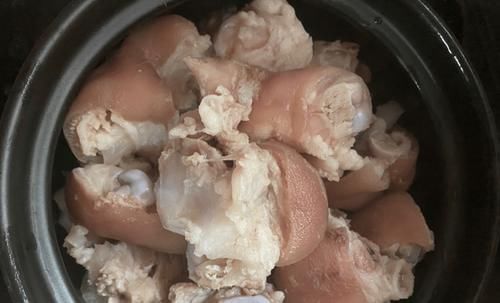 鸡肉|秋天,多给家人吃这肉,比牛羊肉营养,比鸡肉鲜嫩,煮一煮太香了