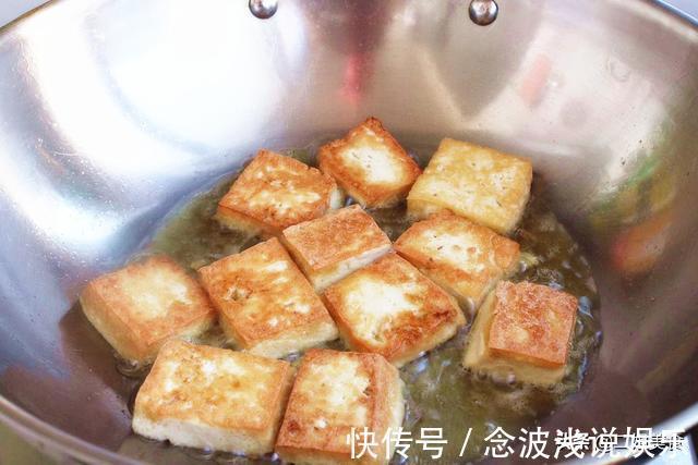 白菜|才知道，白菜炖豆腐一直都做错了，教您新做法，上桌汤汁都不剩