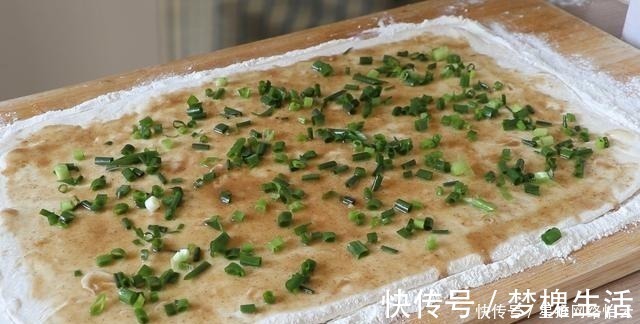 饼子|懒人葱花饼,年夜饭我家最爱的主食,不和面不揉面,个个松软多层