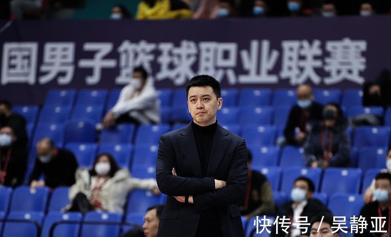 比赛|辽宁队遭遇挑战!韩德君缺阵数场内线空缺,杨鸣需激活218CM高塔