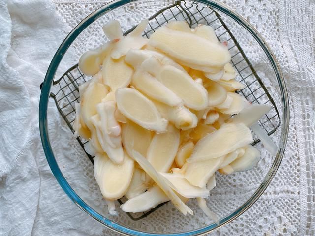 辛辣味|醋泡姜直接泡就错了，多做一步，脆嫩入味酸甜开胃，还能健脾养胃