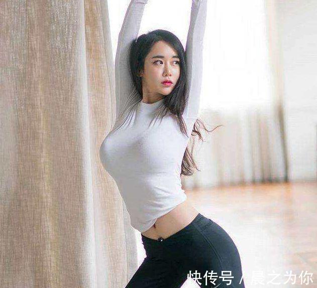 高跟鞋 打底裤的设计,展现出属于自己独特的美丽,彰显出简约时尚大气