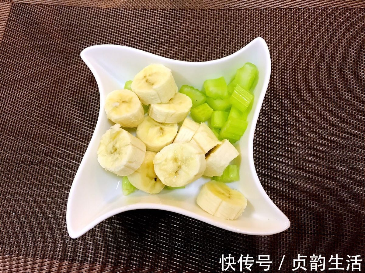 香蕉|天气热没有胃口,做一杯苹果香蕉芹菜汁,营养丰富,酸甜好喝