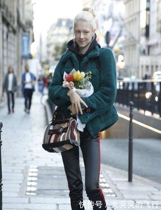 穿搭 秋冬必备的“摇粒绒外套”,今年流行这4种穿法,温暖又高级!