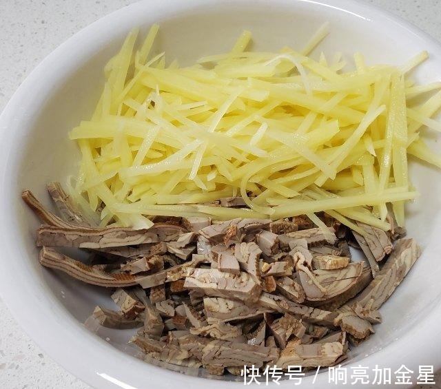 开胃|凉拌土豆丝五香豆腐,开胃爽口,做法简单!