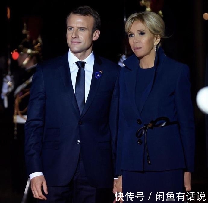夫人|法国夫人终于换发型,扎小啾啾配西装好年轻,被老公全程牵着真甜