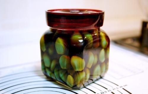 泡腊八蒜,最忌直接加醋!多做1步,1周变碧绿,酸辣微甜,还脆爽