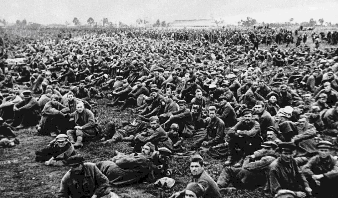 堪称|斯大林下令死守,损失70万苏军,堪称二战东线战场最惨烈一役