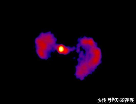科学家 科学家发现新星系，很是奇怪，神似战斗机形状
