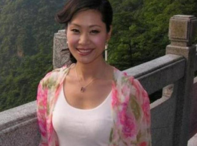 伤心|她是著名歌唱家,因丈夫出轨伤心过度摔下楼梯,后网恋遇现任丈夫