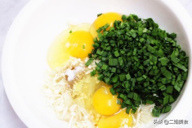 秋天|秋天多吃菜，芹菜白菜靠边站，这菜简单炒一炒，鲜嫩营养还下饭