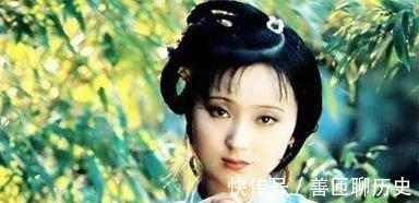 宝玉!晴雯嘲笑宝玉和碧痕洗澡洗了两三个时辰满屋子都是水,用意何在?