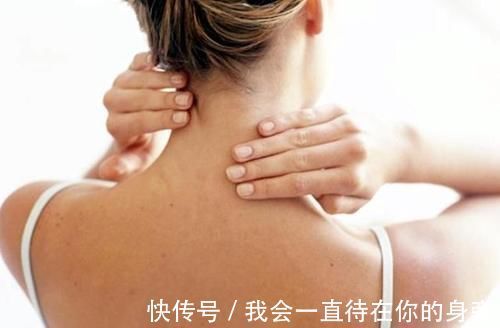 淋巴液|体内有肿瘤,看脖子就知道?脖子有这2种“迹象”,说明出问题了