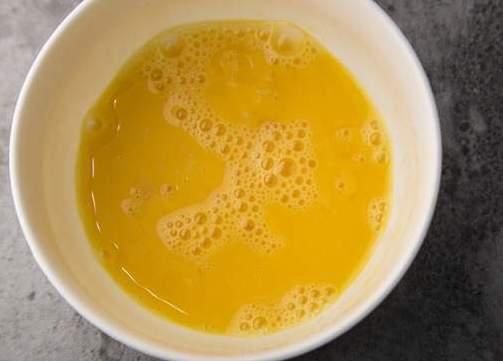 凉水|蒸鸡蛋羹,放凉水还是开水?牢记这3点,鸡蛋香软滑嫩,无蜂窝