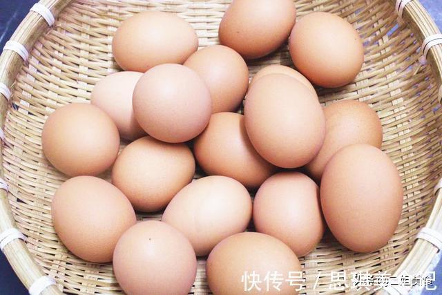 鸡蛋壳|买鸡蛋时，人造鸡蛋和天然鸡蛋如何区分？认清4点，以后别弄错