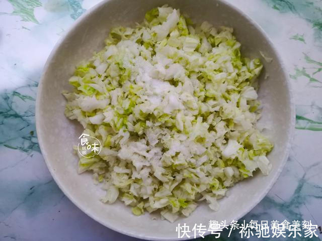 吃饺子|饺子馅就要这样调，鲜香味美，有肉又有菜，寓意今年有个好兆头