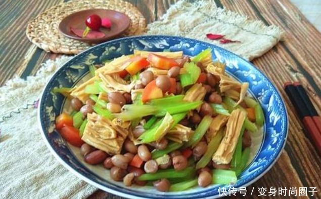 调凉菜,只加生抽是外行!教你万能凉拌汁,酸辣爽口,调啥都好吃