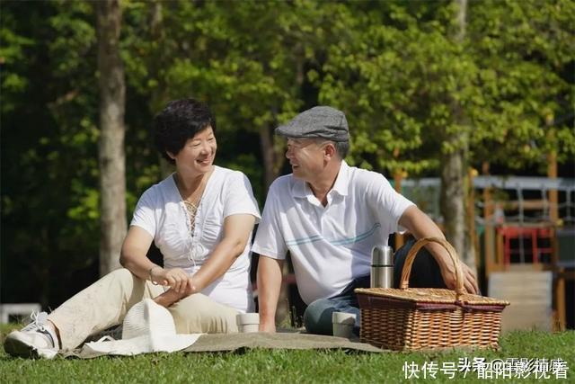 65岁老人坦言：晚年健康长寿的秘诀，并非其他，而是“独处”