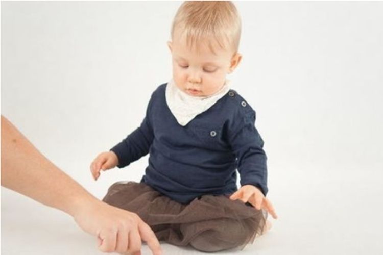 训练|“婴儿第一年发育相当十年”,1岁内娃常做这些训练,以后更聪明
