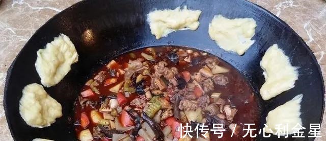 一家10口去吃柴火鸡,一共花了268元,结账时多花了很多钱!