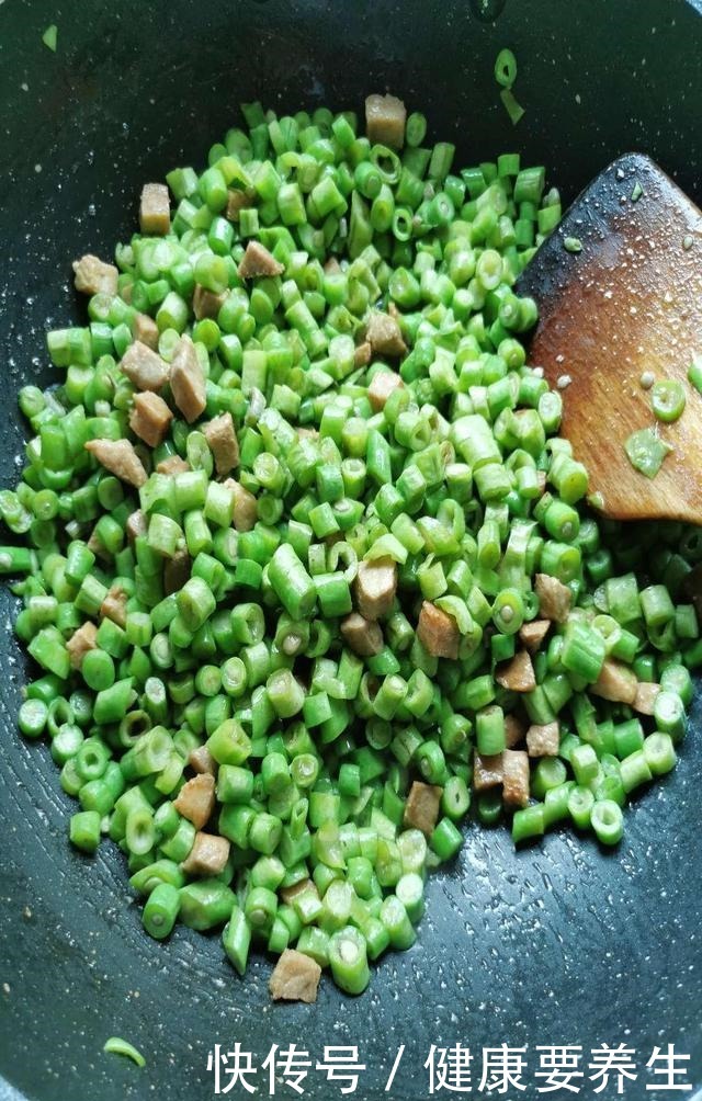 它是碱性食物,2块一斤,孩子经常吃,补铁补钙