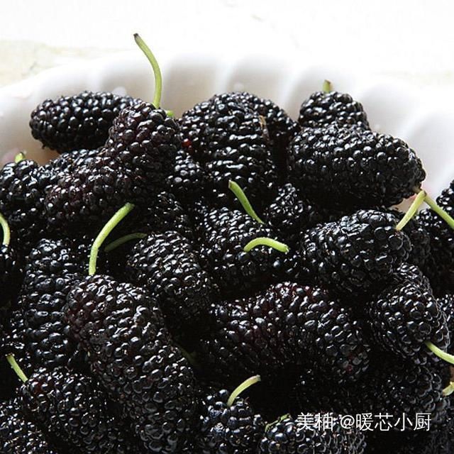 如果世界只剩下这4种黑色水果,让你选一种吃个够,你选第几个