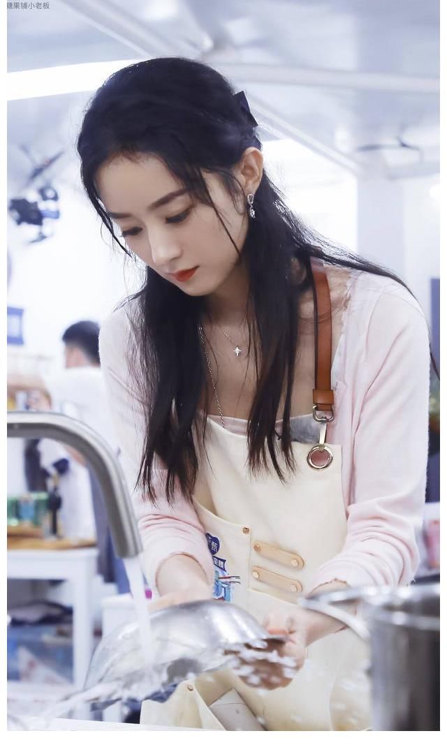 趙麗穎財務(wù)管理越權(quán)，該不該擔(dān)責(zé)？