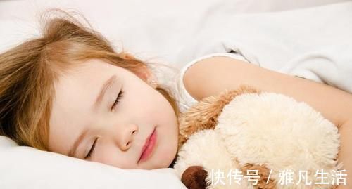 房间|如何顺利的让孩子从和父母睡过渡到自己睡,几个有用的建议