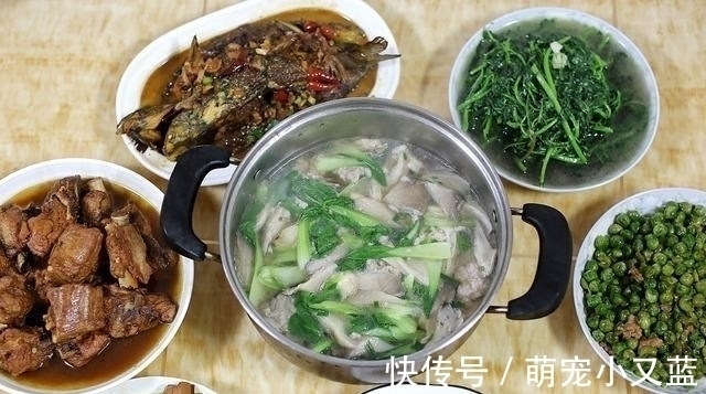 6口人的晚餐,8道菜花费不到150元,网友:羡慕四线城市的生活