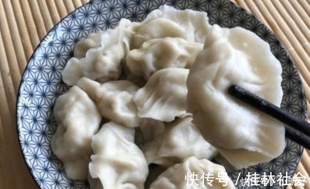 白菜饺子,有人焯水有人直接包?都不对!教你最正确做法,太香了