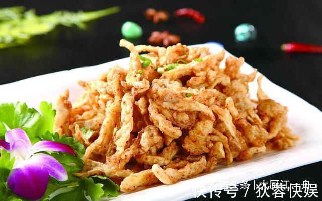 正确做法|椒盐蘑菇要不要焯水，很多人做错了，难怪不酥脆，教你正确做法