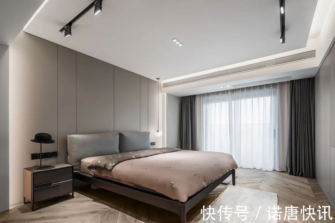 玄关|180㎡现代极简,无主灯设计果然不凡,朴素的空间也有档次感