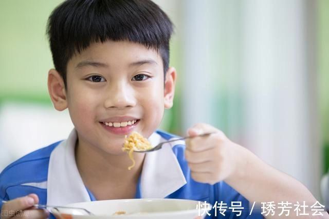 拉伸类|这3个现象并不意味孩子会长高,可能还会停止长个,家长别大意