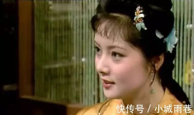 宝玉!宝钗嫉妒宝琴,私底下做了一件事展开报复,神不知鬼不觉!