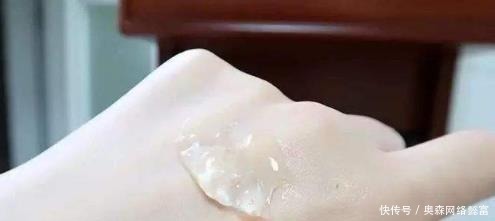 精华液|敷完面膜到底要不要洗?北大名医哭笑不得:这样烧钱又烂脸