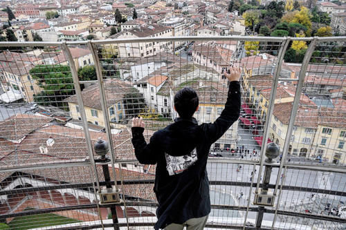 意大利这个塔楼，因伽利略试验闻名，与长城并称中古世界七大奇迹