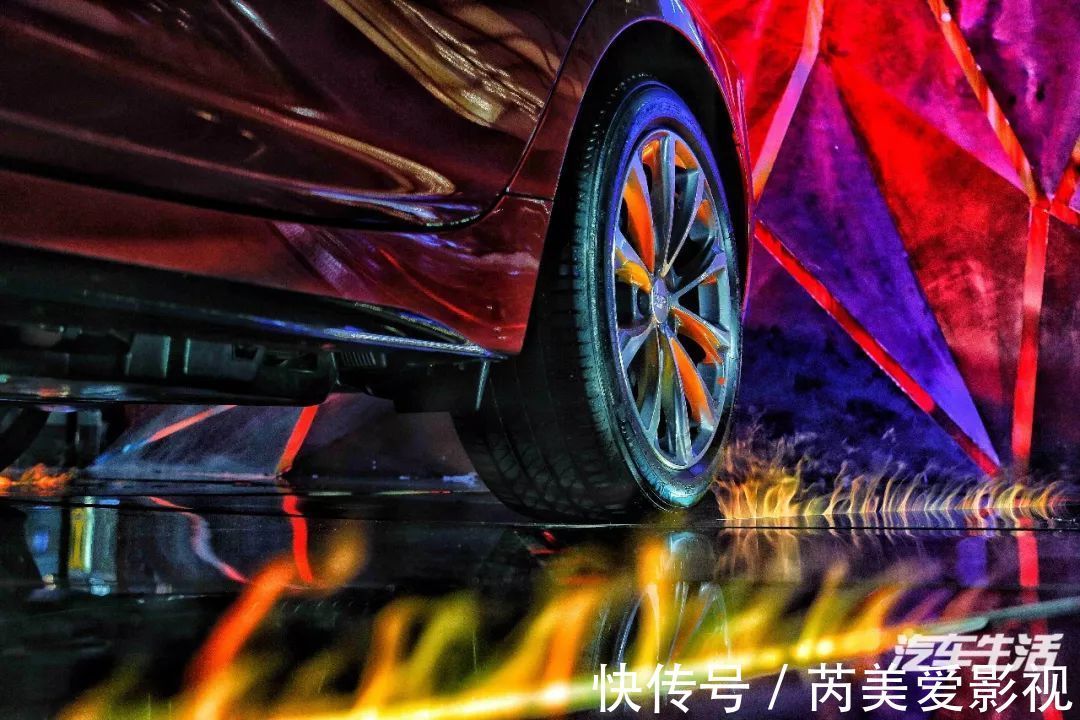 凯迪拉克#感受CT5的多样魅力,本周末春熙路上演现实版“冰与火之歌”