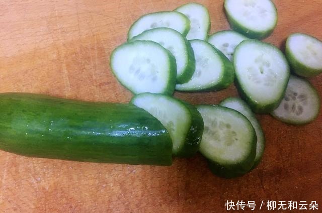 火腿|吐司新吃法,加入火腿和鸡蛋,轻松搞定营养早餐