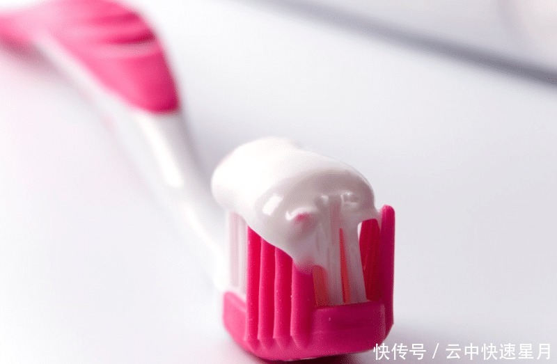 家里的金属首饰黑了,需要去店里面清洗吗在家清理一下吧