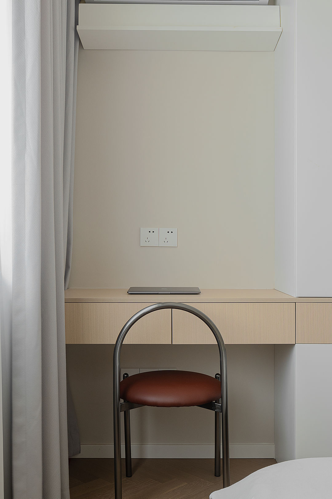 玻璃窗|他家仅60㎡,却通过6处“神设计”让空间倍增,实用性不输大户型