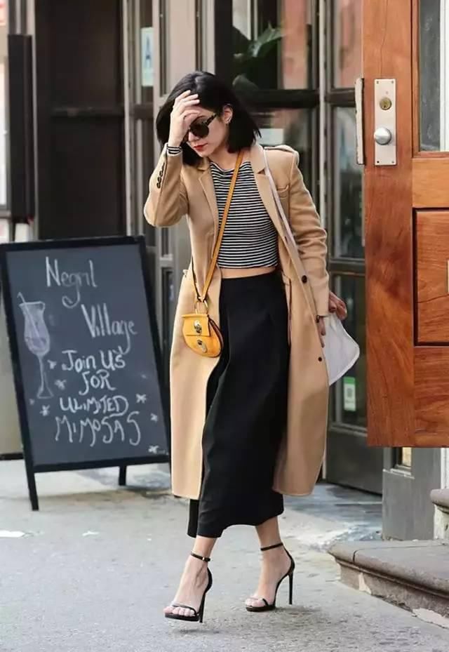 穿大衣，这样搭小包包才最时髦漂亮
