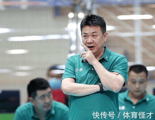 排球|蔡斌备选战术浮现:李盈莹上位,江苏大将力促两翼齐飞,打快速球