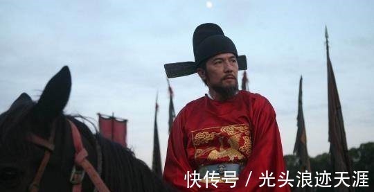 学而优$此人本是当朝状元,不料被一幅对联难倒,羞愧下只好辞官回家!