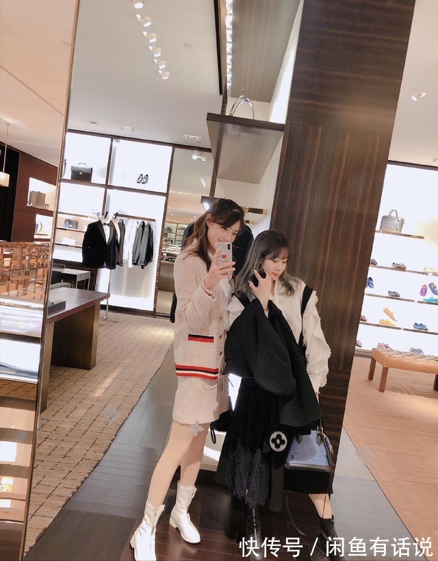 赛场|张雨霏赛场上真霸气,私底下却是隐藏的时髦精,穿小香风套裙好美