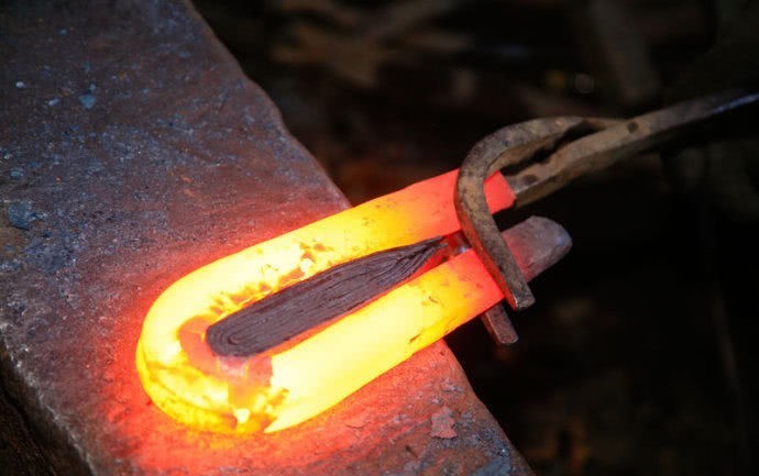 走来|考古新发现:那个从滚烫红铁上走来的女王终于被找到了