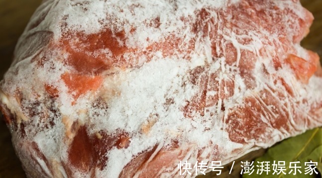 解冻肉不要只用水泡了，教你饭店的诀窍，吃起来和刚买的鲜肉一样