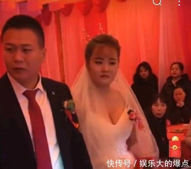 新郎太有福!婚礼现场新娘丰满身材惹台下嘉宾羡慕!这才是旺夫相
